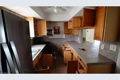 320 Hollywood St, Lehigh Acres, FL 33936 - Photo 17