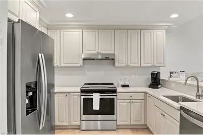 221 9th St S #219, Naples, FL 34102 - Photo 9