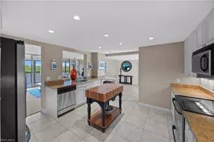 15 Bluebill Ave, Naples, FL 34108 - Photo 5