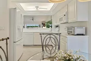 116 Foxtail Ct, Naples, FL 34104 - Photo 9