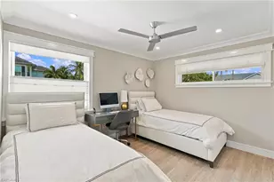 536 2nd St S, Naples, FL 34102 - Photo 9