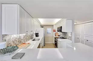 2150 Gulf Shore Blvd N, Naples, FL 34102 - Photo 13