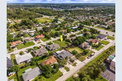 11440 Tangerine Dr, Bonita Springs, FL 34135 - Photo 9