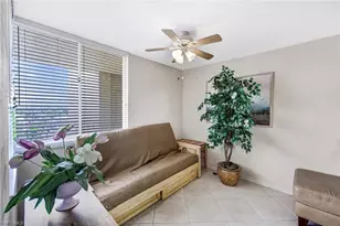 11118 Gulf Shore Dr, Naples, FL 34108 - Photo 15