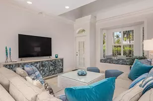 165 5th St S, Naples, FL 34102 - Photo 9