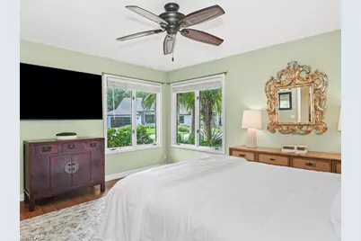 8 Stonehedge Pt, Naples, FL 34105 - Photo 21