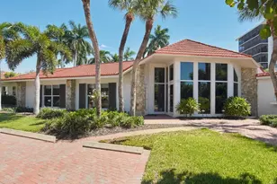 2230 Gulf Shore Blvd N, Naples, FL 34102 - Photo 23