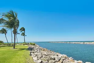 2230 Gulf Shore Blvd N, Naples, FL 34102 - Photo 35