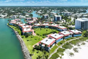 2230 Gulf Shore Blvd N, Naples, FL 34102 - Photo 31