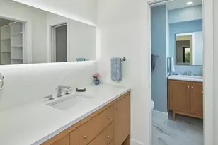 2230 Gulf Shore Blvd N, Naples, FL 34102 - Photo 11