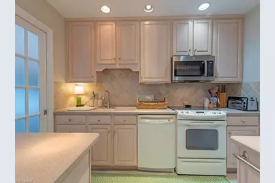 788 Park Shore Dr #B25, Naples, FL 34103 - Photo 5