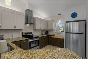 13131 Castle Harbour Dr, Naples, FL 34110 - Photo 15