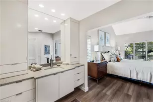 353 Carlton Pl, Naples, FL 34108 - Photo 23