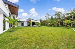 360 3rd St NW, Naples, FL 34120 - Photo 33