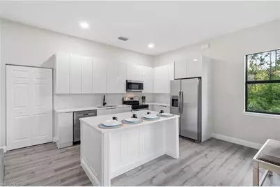 923 Milwaukee Blvd, Lehigh Acres, FL 33974 - Photo 13