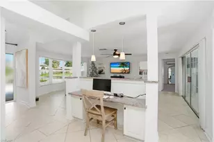 560 Cypress Way E, Naples, FL 34110 - Photo 7