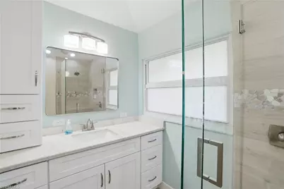 560 Cypress Way E, Naples, FL 34110 - Photo 13