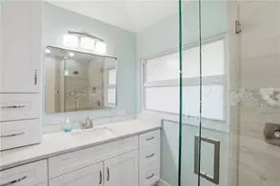 560 Cypress Way E, Naples, FL 34110 - Photo 13