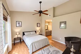 517 Windsor Sq, Naples, FL 34104 - Photo 13