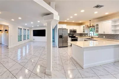 1424 SE 22nd Ter, Cape Coral, FL 33990 - Photo 7