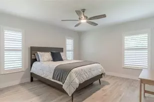 2237 River Reach Dr, Naples, FL 34104 - Photo 29