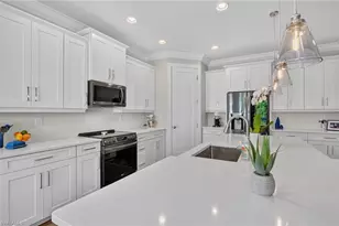 1131 7th Ave N, Naples, FL 34102 - Photo 11