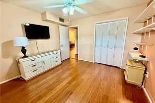 200 Valley Stream Dr, Naples, FL 34113 - Photo 17