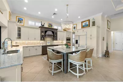 12388 Wisteria Dr, Naples, FL 34120 - Photo 15