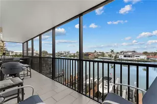 10482 Gulf Shore Dr, Naples, FL 34108 - Photo 15