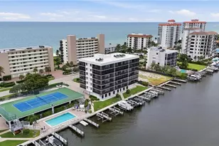 10482 Gulf Shore Dr, Naples, FL 34108 - Photo 33