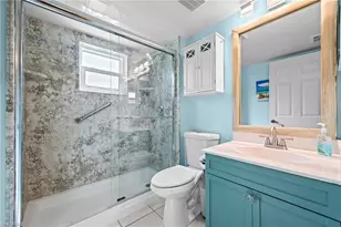 257 Robin Hood Cir, Naples, FL 34104 - Photo 15