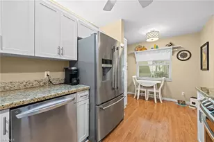 257 Robin Hood Cir, Naples, FL 34104 - Photo 5