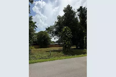 559 Sacramento St, North Fort Myers, FL 33903 - Photo 3