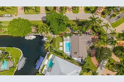 2030 Snook Dr, Naples, FL 34102 - Photo 3