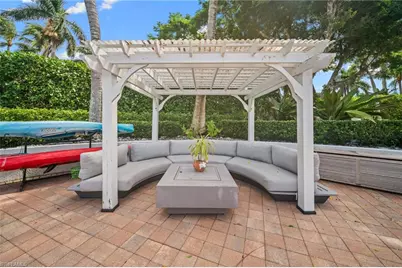 2030 Snook Dr, Naples, FL 34102 - Photo 35