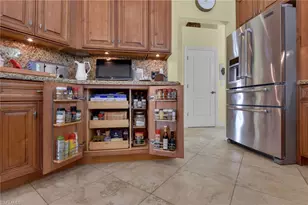 130 San Rafael Ln, Naples, FL 34119 - Photo 15