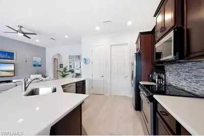 9074 Limestone Ln, Naples, FL 34105 - Photo 7