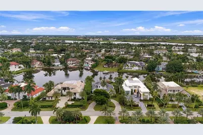 3191 Gin Ln, Naples, FL 34102 - Photo 9