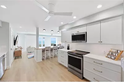1065 Gulf Shore Blvd N #101, Naples, FL 34102 - Photo 5