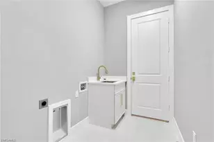 160 Logan Blvd S, Naples, FL 34119 - Photo 43