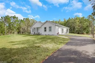 160 Logan Blvd S, Naples, FL 34119 - Photo 31
