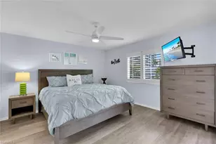 9101 Vanderbilt Dr, Naples, FL 34108 - Photo 11