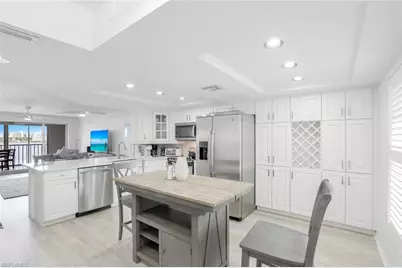 9101 Vanderbilt Dr #203, Naples, FL 34108 - Photo 5