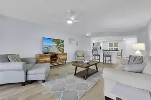 9101 Vanderbilt Dr, Naples, FL 34108 - Photo 3