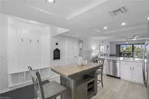 9101 Vanderbilt Dr, Naples, FL 34108 - Photo 9