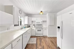 1342 11th St N, Naples, FL 34102 - Photo 11