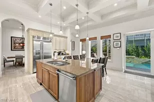 9222 Vanderbilt Dr, Naples, FL 34108 - Photo 9