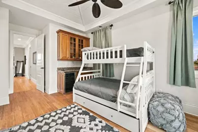 9222 Vanderbilt Dr, Naples, FL 34108 - Photo 25