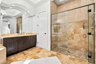 9222 Vanderbilt Dr, Naples, FL 34108 - Photo 19