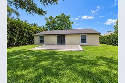 533 Landmark Dr, Naples, FL 34112 - Photo 7